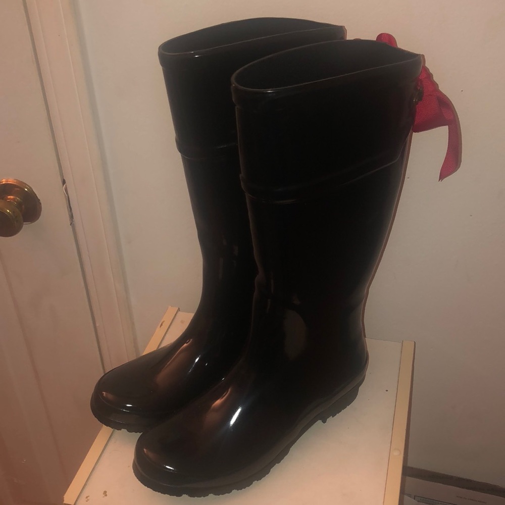 Super cute Rain boots